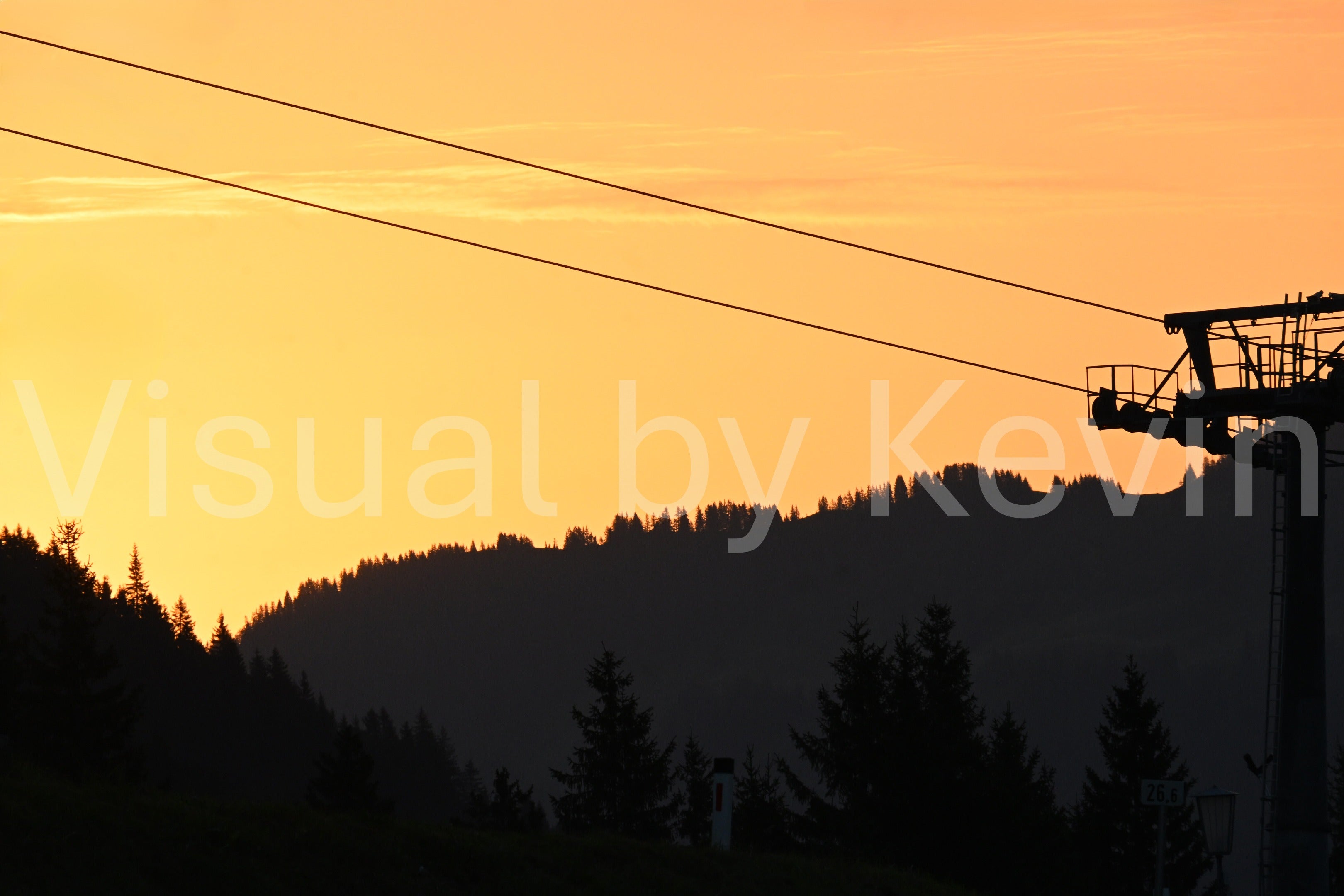 Seilbahn trifft Abendruhe